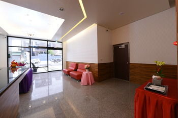Hotel 九九商旅 Taichung Exterior foto