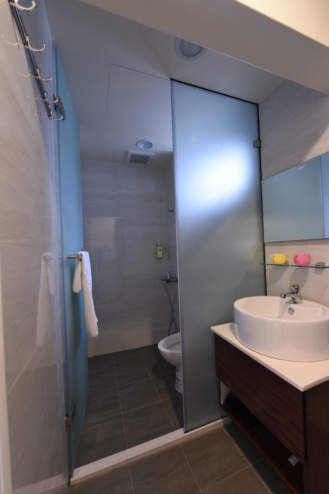Hotel 九九商旅 Taichung Exterior foto